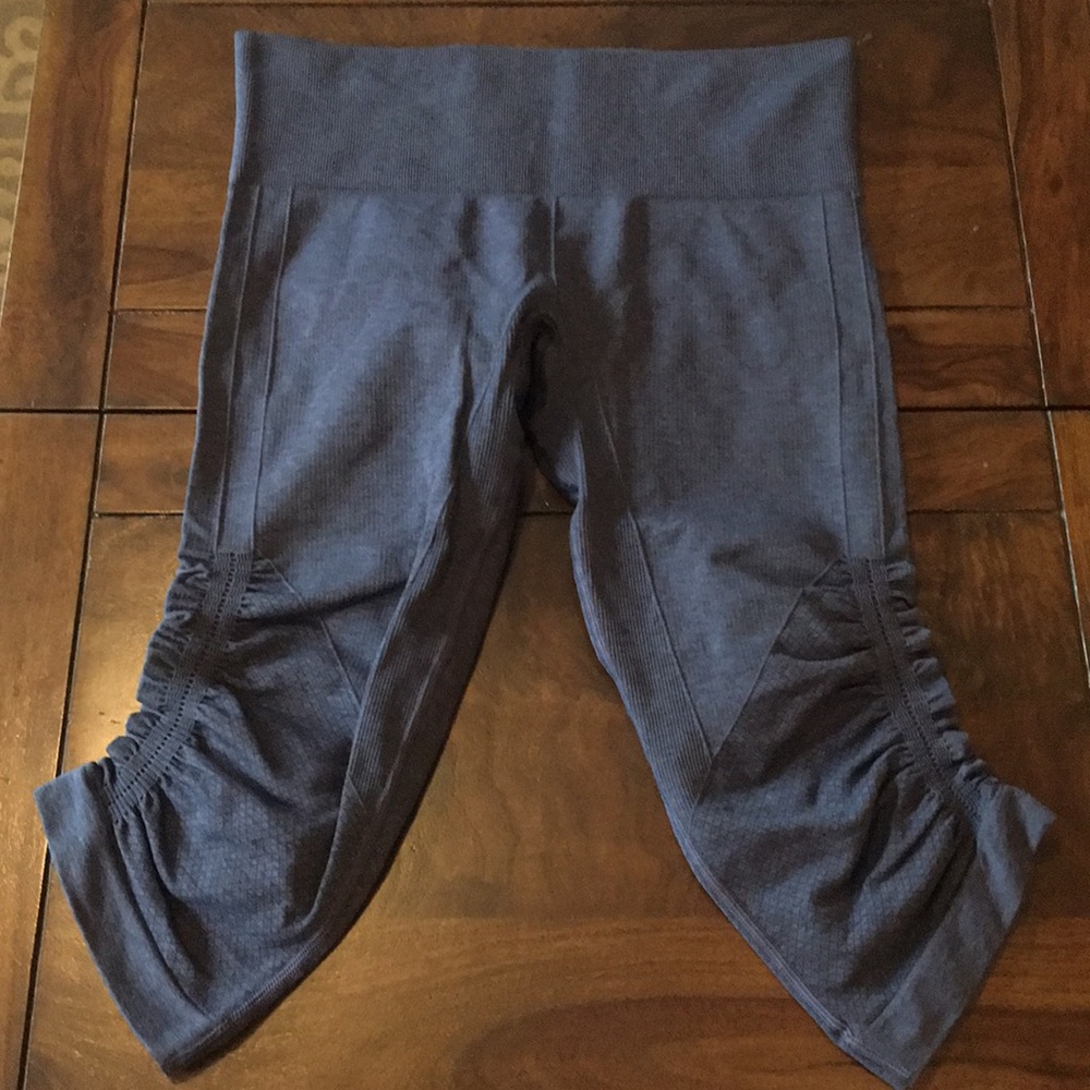 Lululemon in the flow crop II - navy - Picture 2 of 6